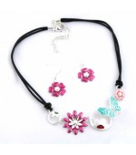 Parure fleurs collier et boucles d'oreilles